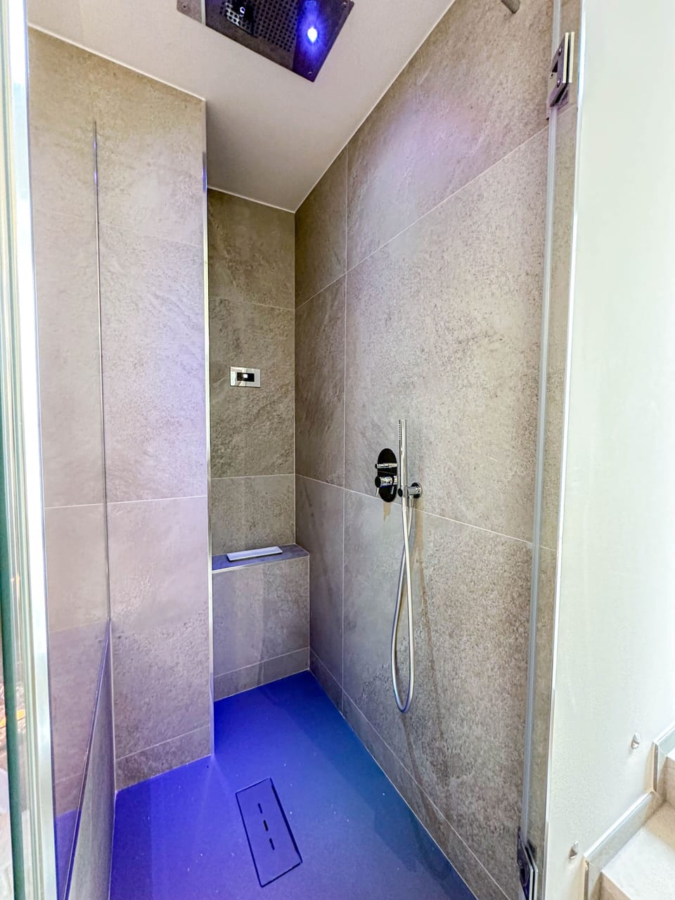 Romantic Room | Bathroom shower