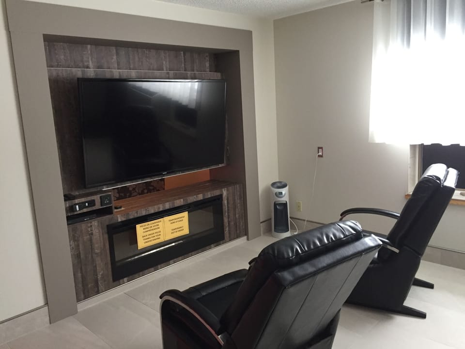 Principale Suite, 1 King and 1 murphy bed, Jetted Tub | Room amenity