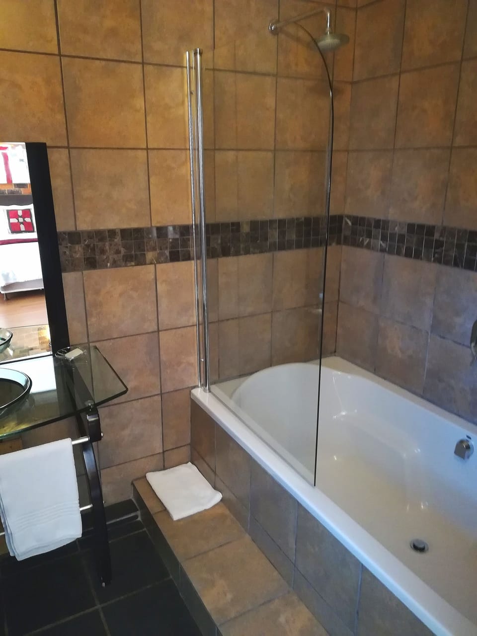 24 Onvrey Guest House Bed and Breakfast in Gauteng