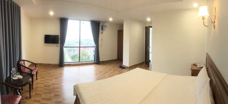 Deluxe Double Room Single Use | Hypo-allergenic bedding, memory foam beds, desk, laptop workspace