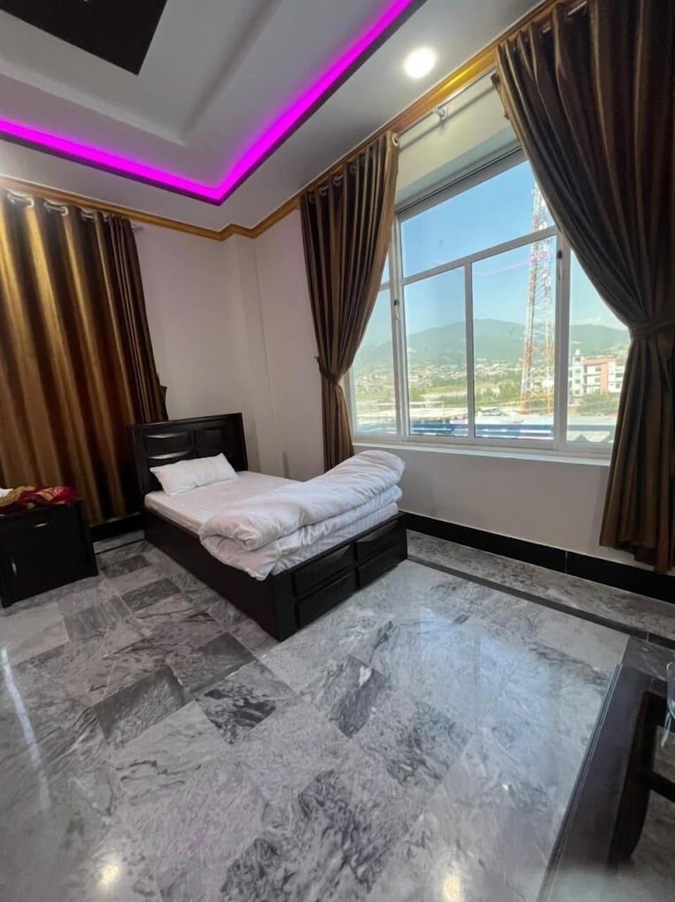 Classic Single Room | Desk, laptop workspace, WiFi (free), individually furnished