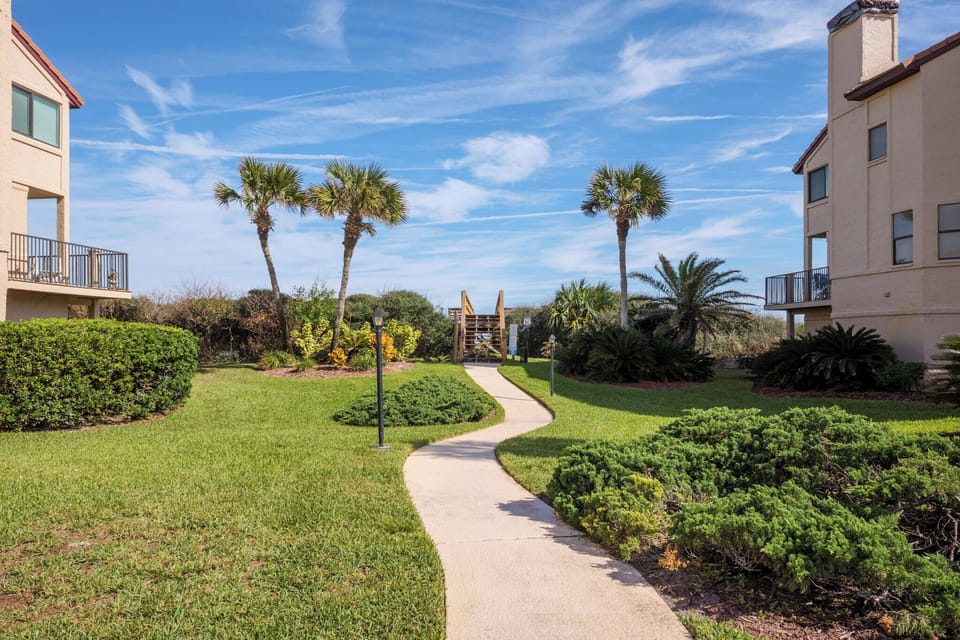 Condo (2 Bedrooms) | Property amenity