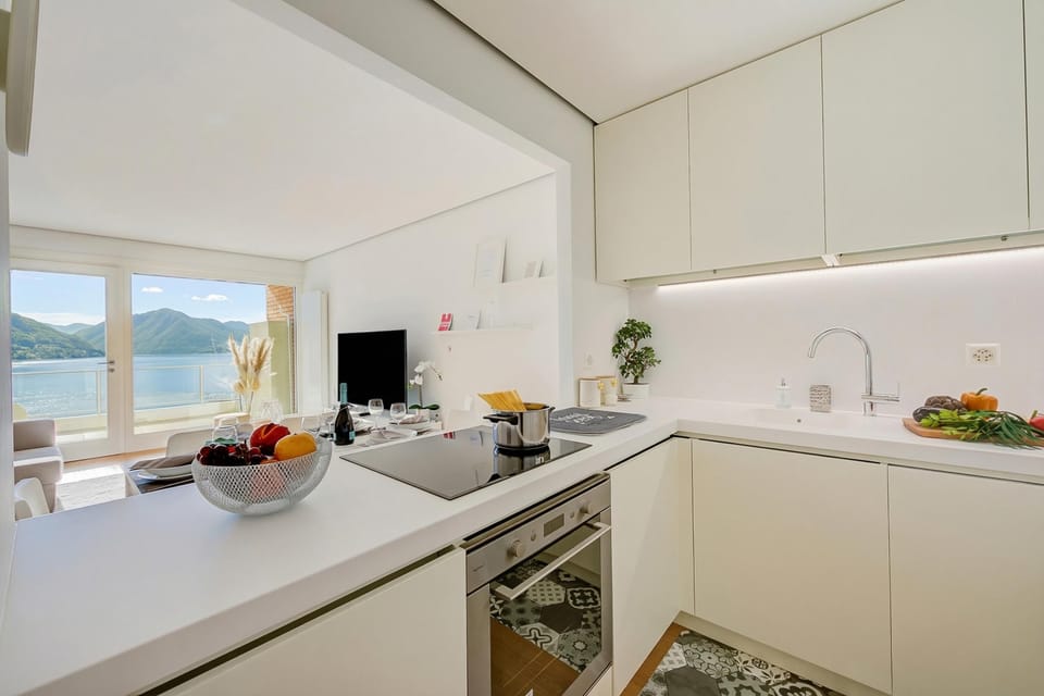 Family Apartment, 2 Bedrooms, 2 Bathrooms (Honeymoon with Stunning View) | Private kitchen | Dining tables