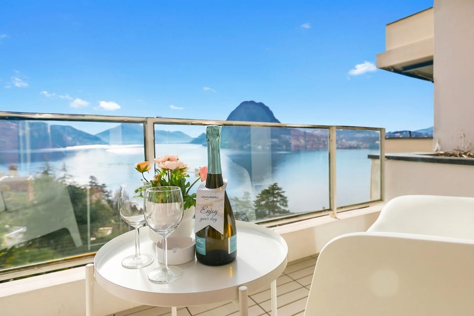 Family Apartment, 2 Bedrooms, 2 Bathrooms (Honeymoon with Panoramic Lake-View) | Outdoor dining