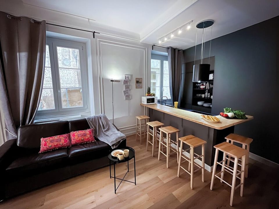Family Apartment | Living room | 55-inch flat-screen TV with cable channels, TV, toys