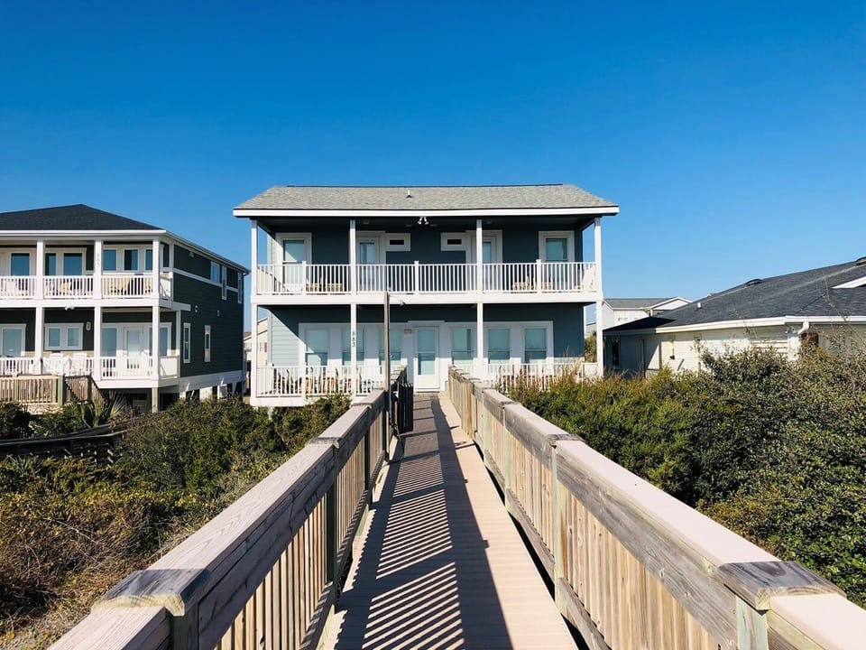 House, 5 Bedrooms | Exterior