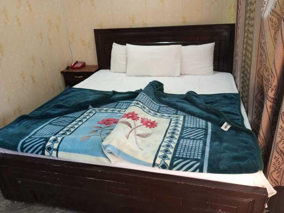 Room | Iron/ironing board