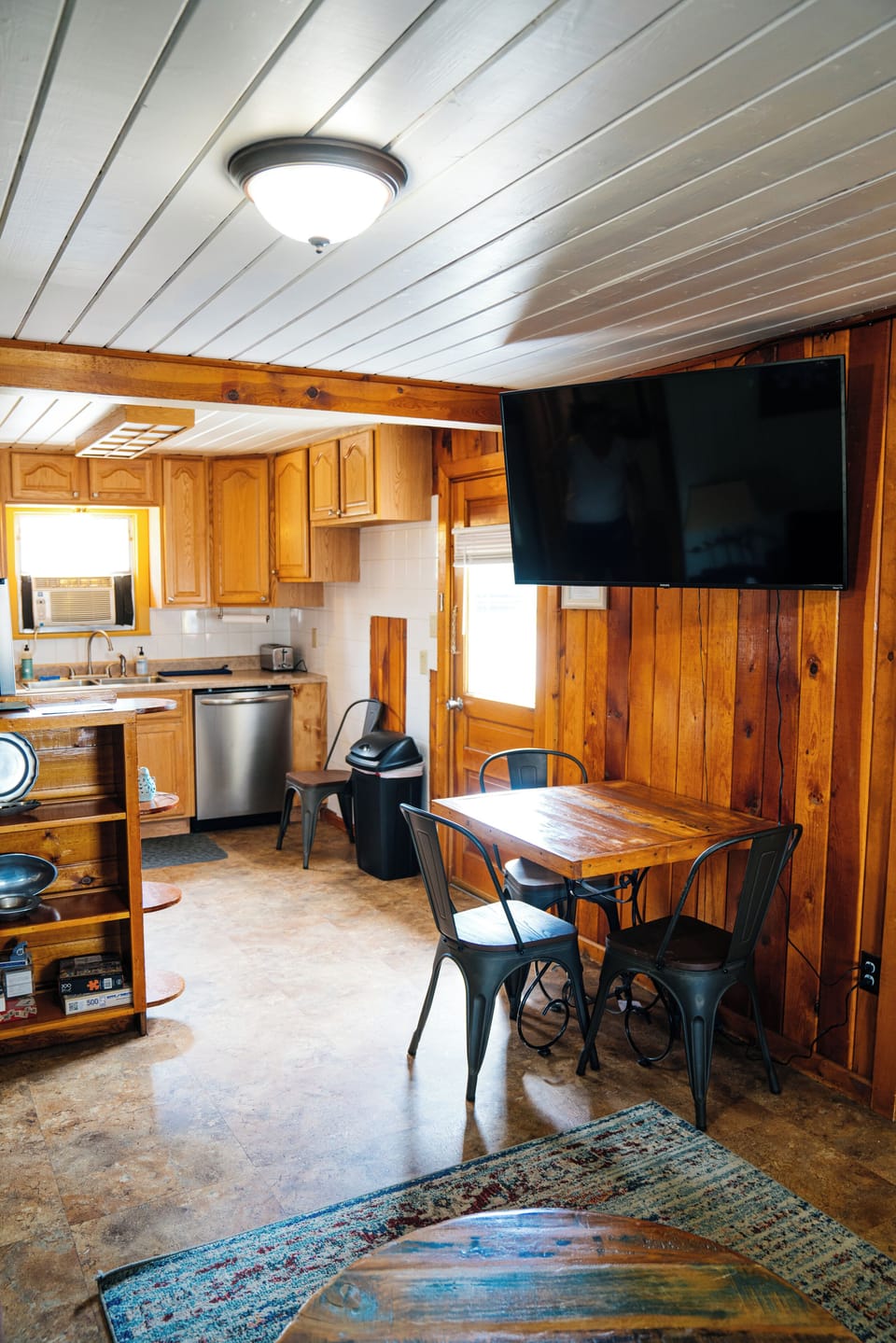 40-inch flat-screen TV with cable channels