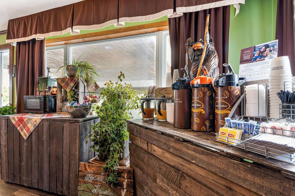 Free daily on-the-go breakfast