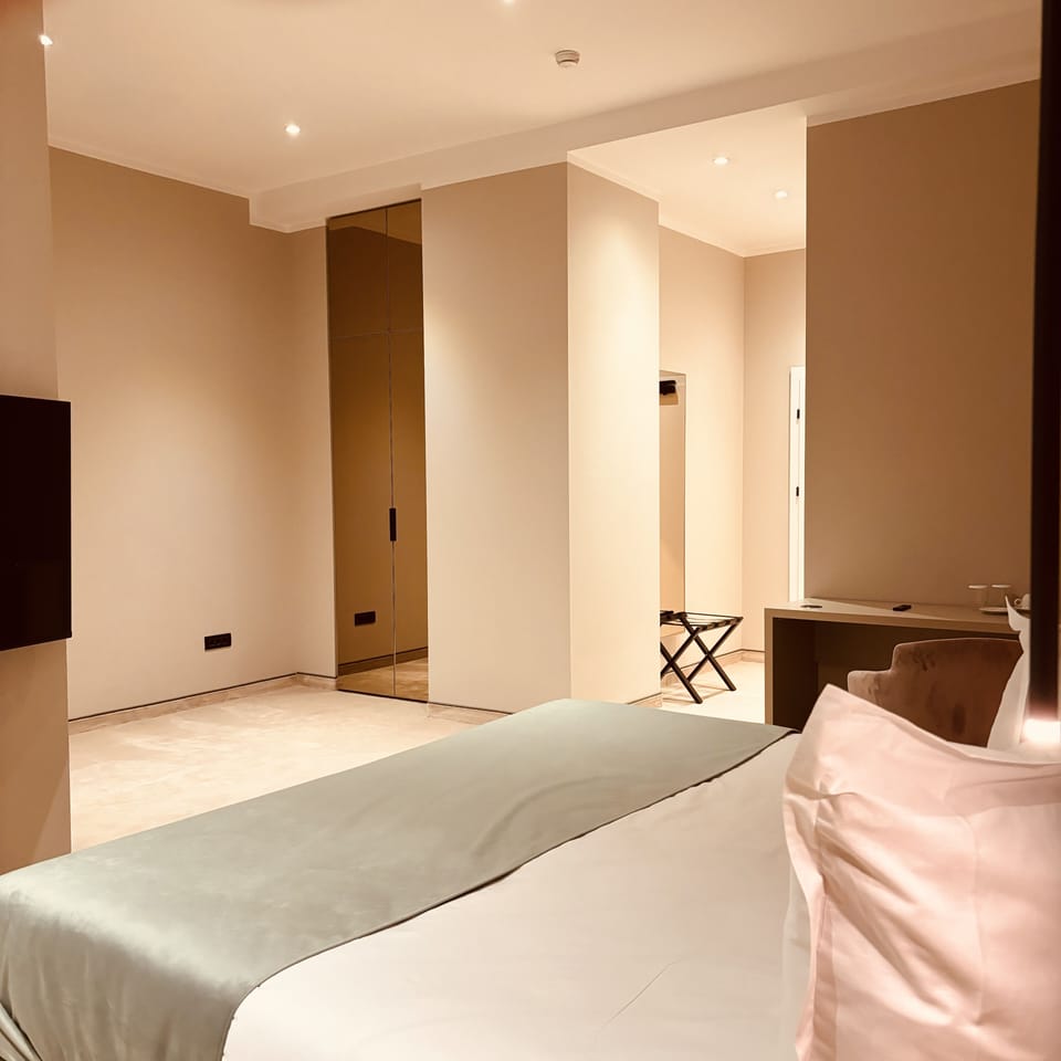 Junior Studio Suite, 1 Bedroom, City View | Egyptian cotton sheets, premium bedding, memory foam beds, minibar