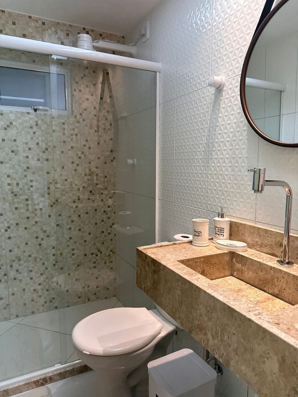Comfort Double Room, 1 King Bed | Bathroom | Shower, free toiletries, towels, soap