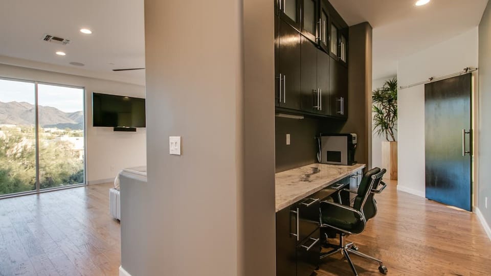 Studio (5 Bedrooms) | 5 bedrooms, blackout drapes, iron/ironing board, bed sheets