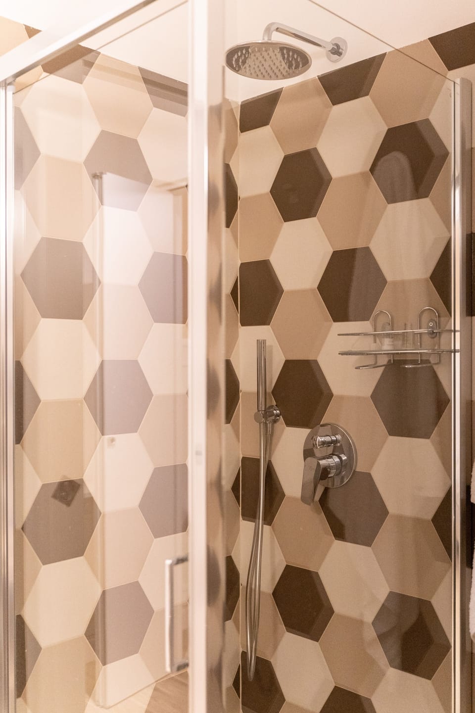 Standard Room | Bathroom shower