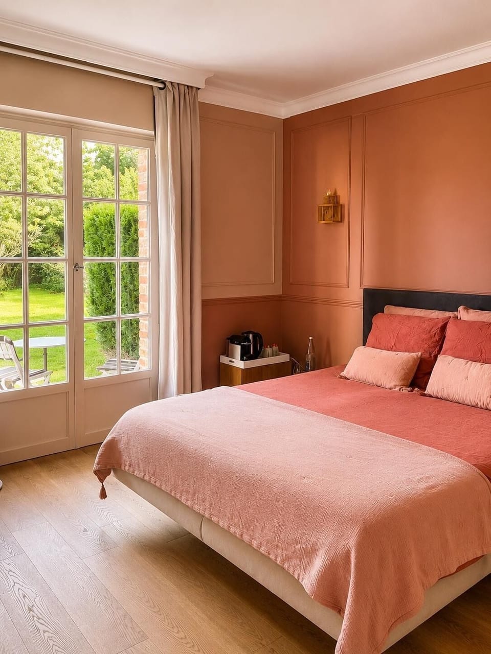 Deluxe Double Room | Iron/ironing board, free WiFi