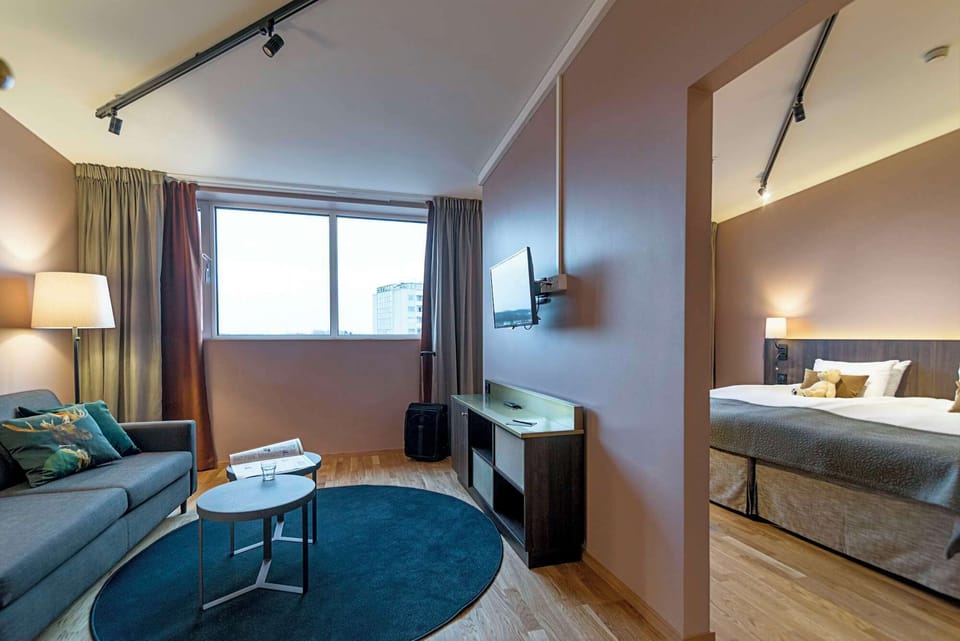 Desk, iron/ironing board, WiFi (free), bed sheets