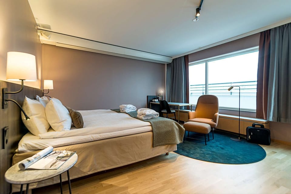 Superior Room, 1 King Bed | Desk, iron/ironing board, WiFi (free), bed sheets