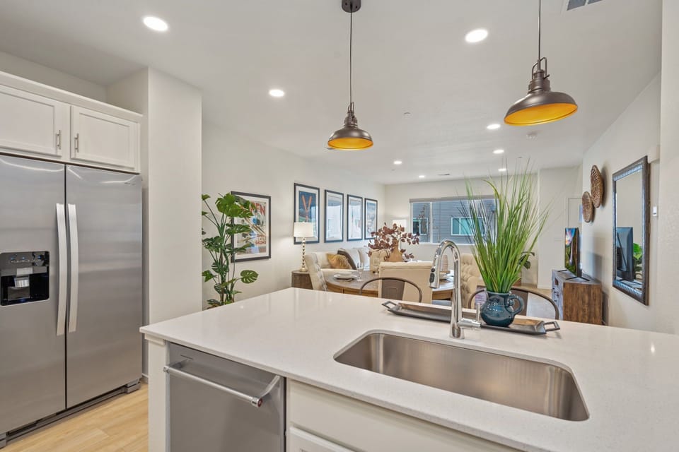 House, Multiple Beds, Patio, Garden View (2838 Barnstormer St Unit #3) | Private kitchen | Fridge, microwave, oven, stovetop