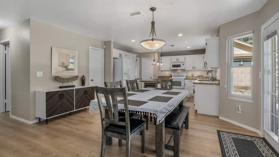 Studio (4 Bedrooms) | Private kitchen | Fridge, microwave, oven, blender