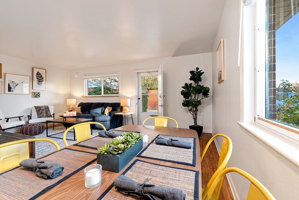 Hidden Gem Near Old Town | Grill & Cruiser Bikes! Apartment in Fort Collins