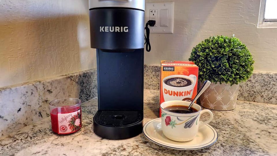 Studio (1 Bedroom) | Coffee and/or coffee maker