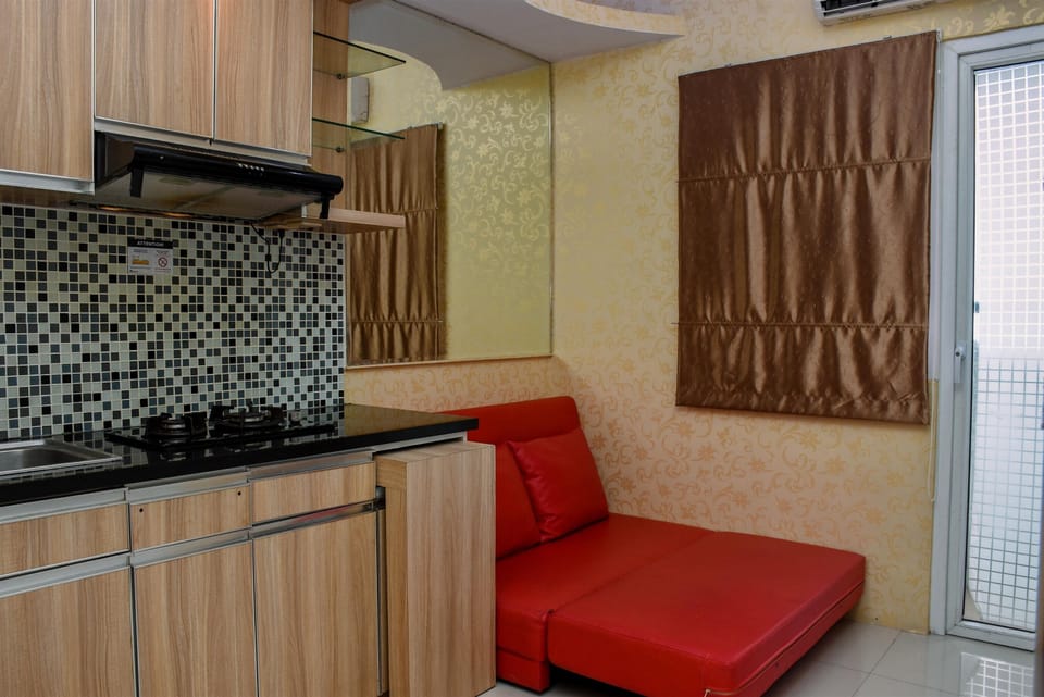 Apartment, 2 Bedrooms | Living area | TV