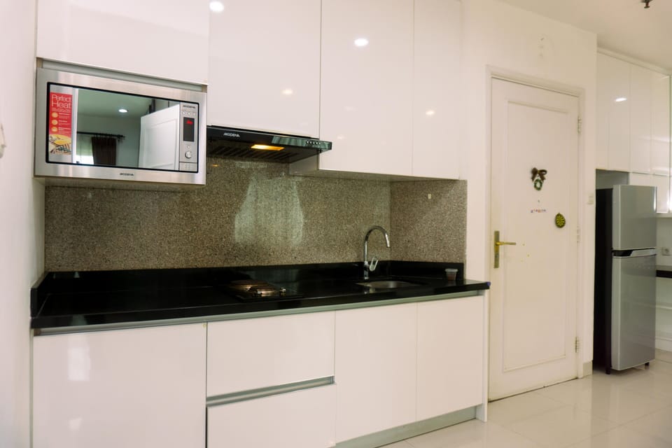 Apartment, 2 Bedrooms | Private kitchen | Fridge, stovetop, cookware/dishes/utensils