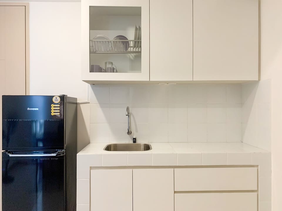Apartment, 2 Bedrooms | Private kitchen | Fridge, stovetop, cookware/dishes/utensils