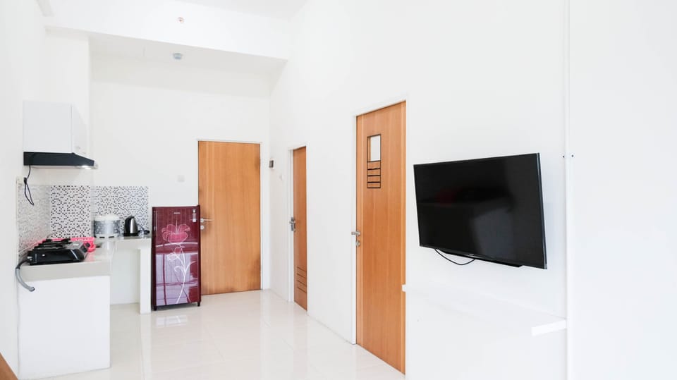 Apartment, 2 Bedrooms | Private kitchen | Fridge, stovetop, cookware/dishes/utensils