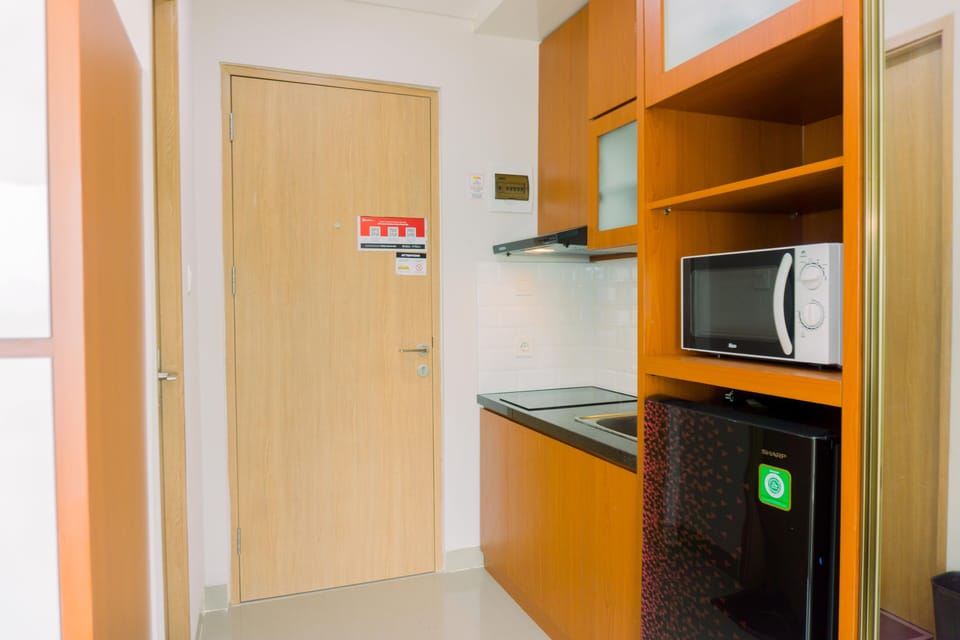 Studio | Private kitchen | Fridge, stovetop, cookware/dishes/utensils
