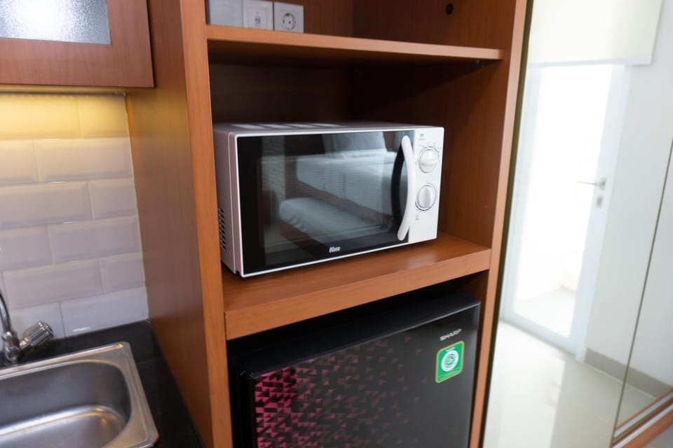 Studio | Private kitchen | Fridge, stovetop, cookware/dishes/utensils