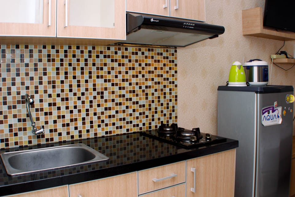 Studio | Private kitchen | Fridge, stovetop, cookware/dishes/utensils