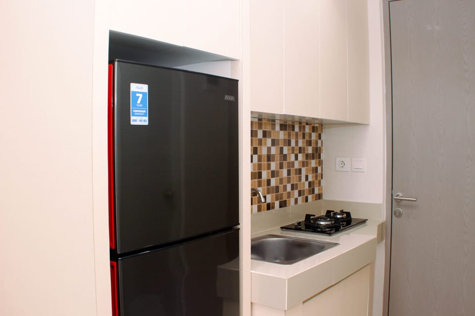 Studio | Private kitchen | Fridge, stovetop, cookware/dishes/utensils