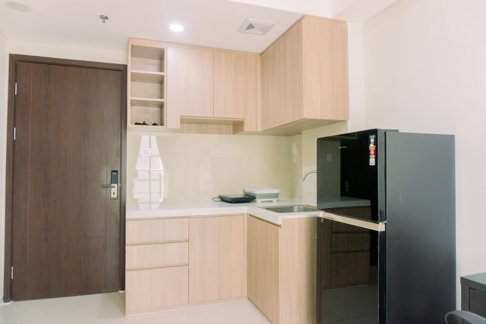 Studio | Private kitchen | Fridge, stovetop, cookware/dishes/utensils
