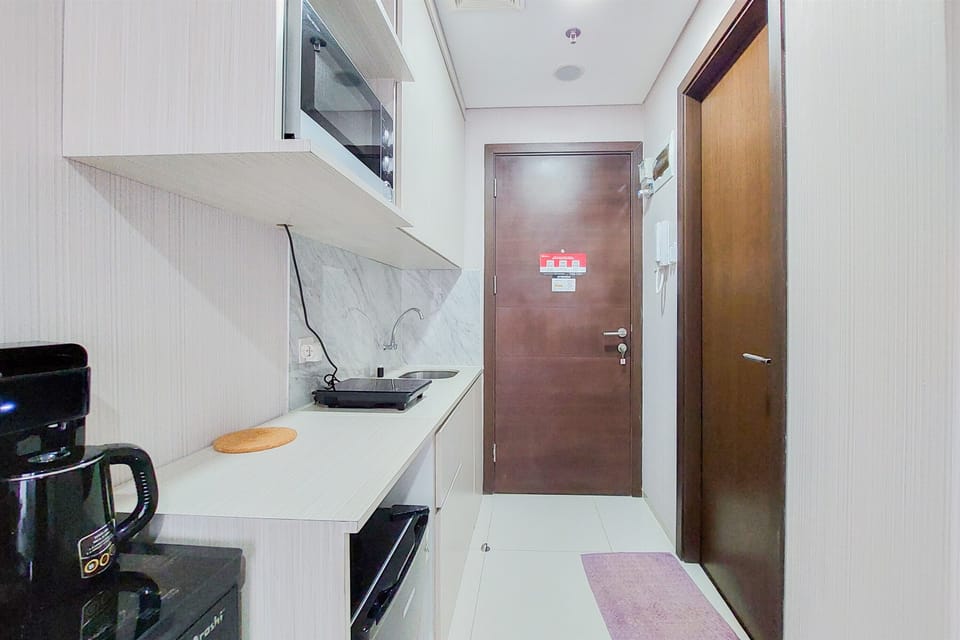 Studio | Private kitchen | Fridge, stovetop, cookware/dishes/utensils