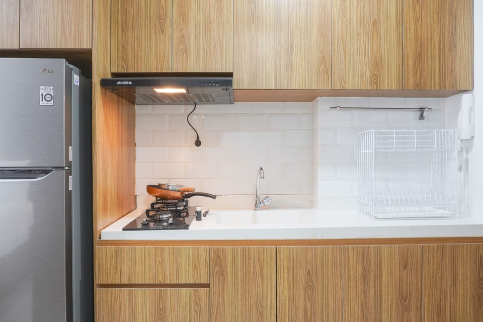 Studio | Private kitchen | Fridge, stovetop, cookware/dishes/utensils