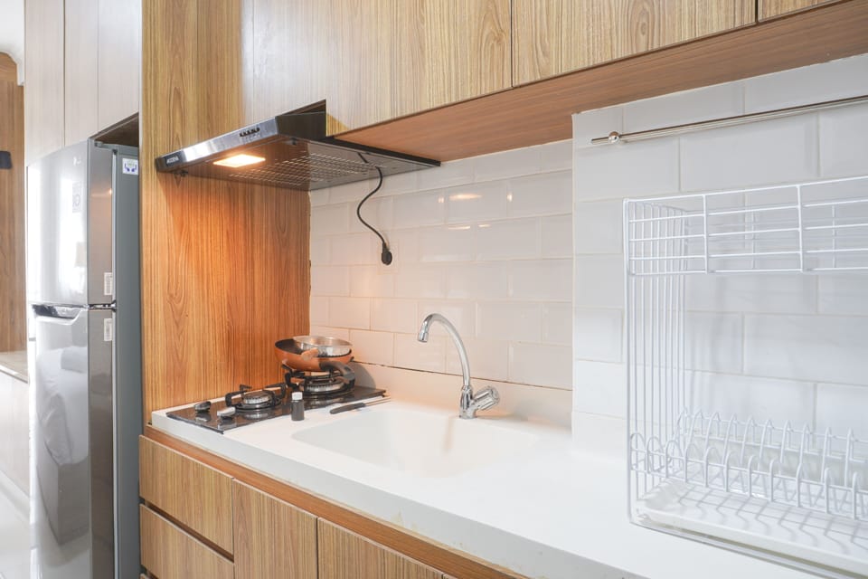 Studio | Private kitchen | Fridge, stovetop, cookware/dishes/utensils