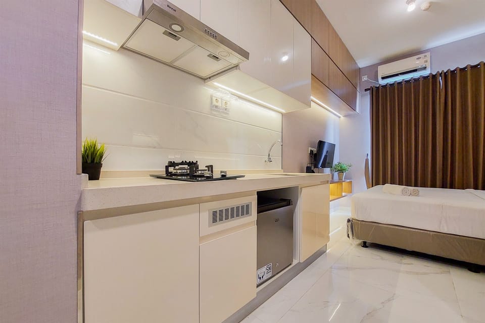 Studio | Private kitchen | Fridge, stovetop, cookware/dishes/utensils