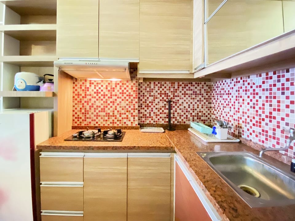Apartment, 2 Bedrooms | Private kitchen | Fridge, stovetop, cookware/dishes/utensils