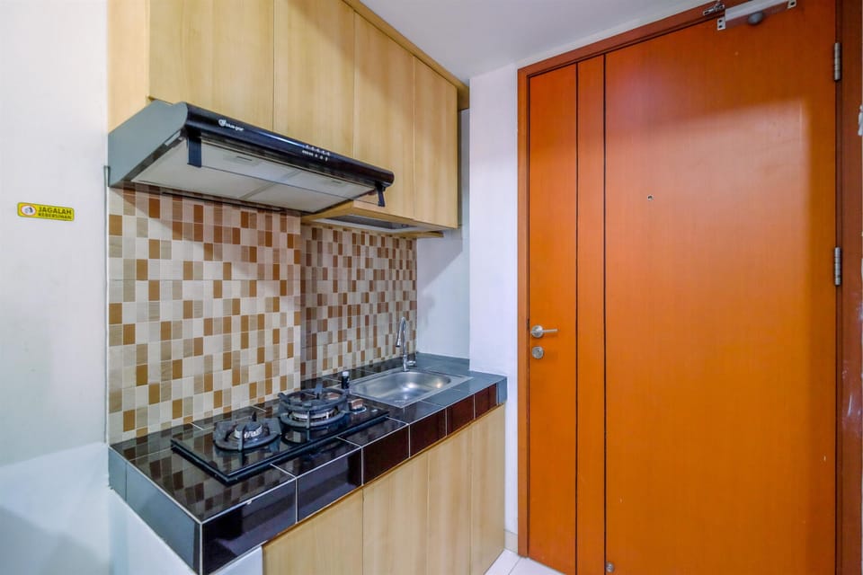 Studio | Private kitchen | Fridge, stovetop, cookware/dishes/utensils