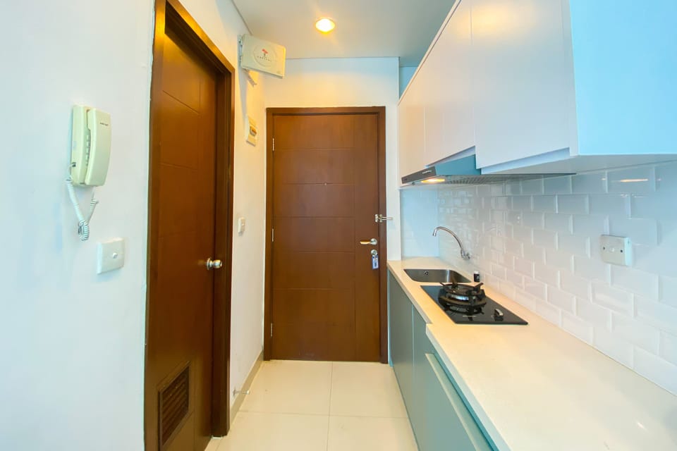 Studio | Private kitchen | Fridge, stovetop, cookware/dishes/utensils