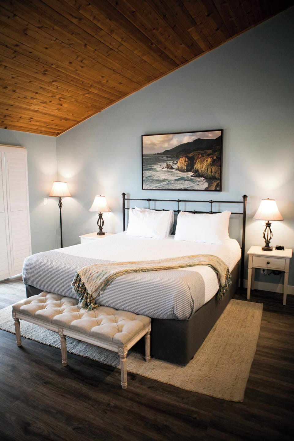 Single Room, 1 King Bed, Ocean View | Hypo-allergenic bedding, desk, laptop workspace, iron/ironing board