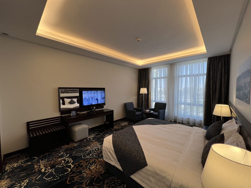 Double Room | Minibar, iron/ironing board (on request), WiFi (free), bed sheets