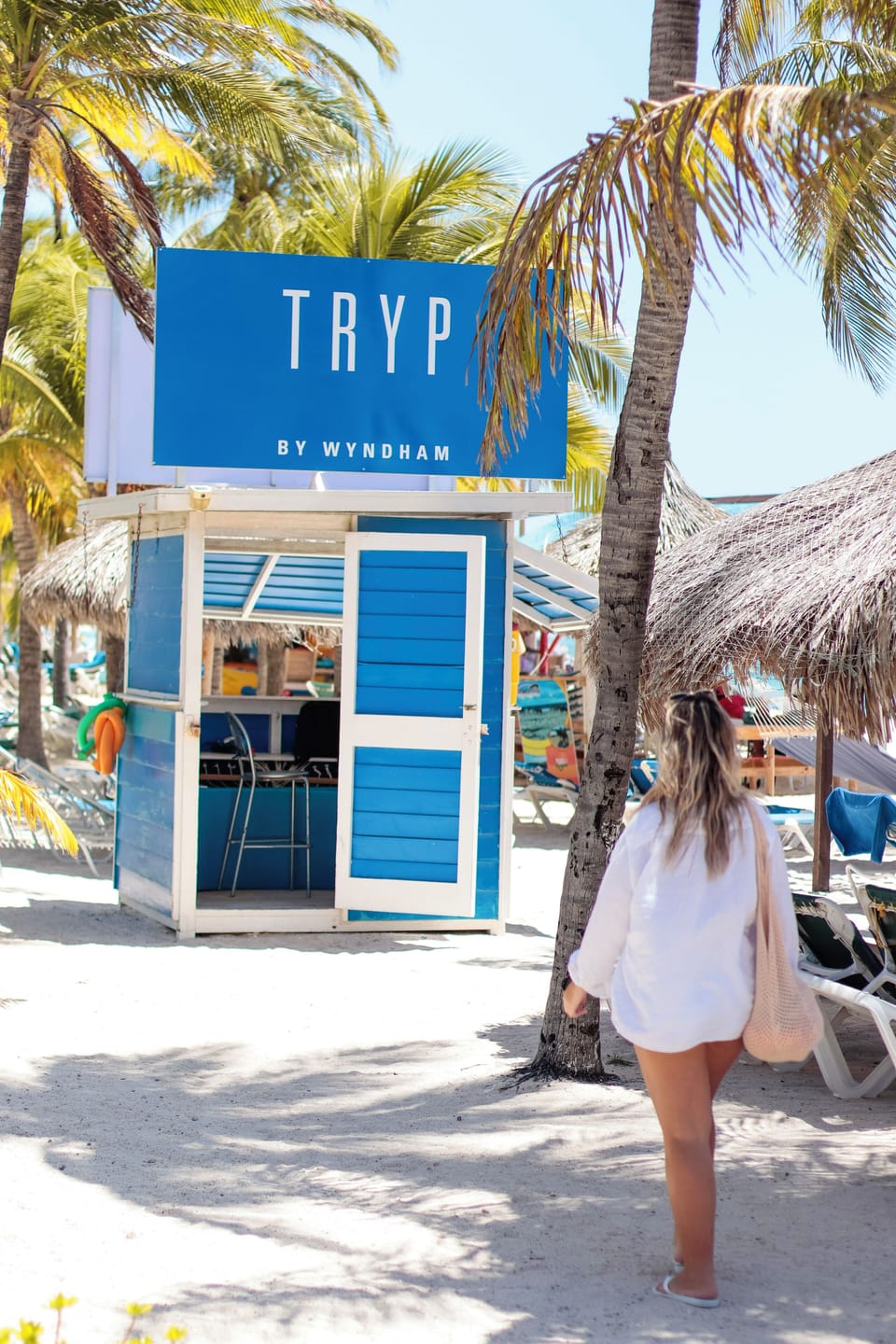 Beach nearby, white sand, free beach shuttle, free beach cabanas