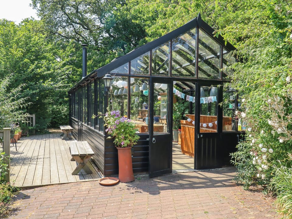 Cottage | Property grounds