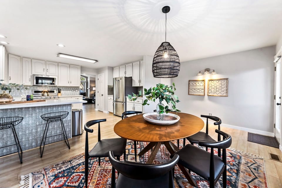 House, Multiple Beds, Hot Tub, Garden View (1500 Park Drive) | Dining