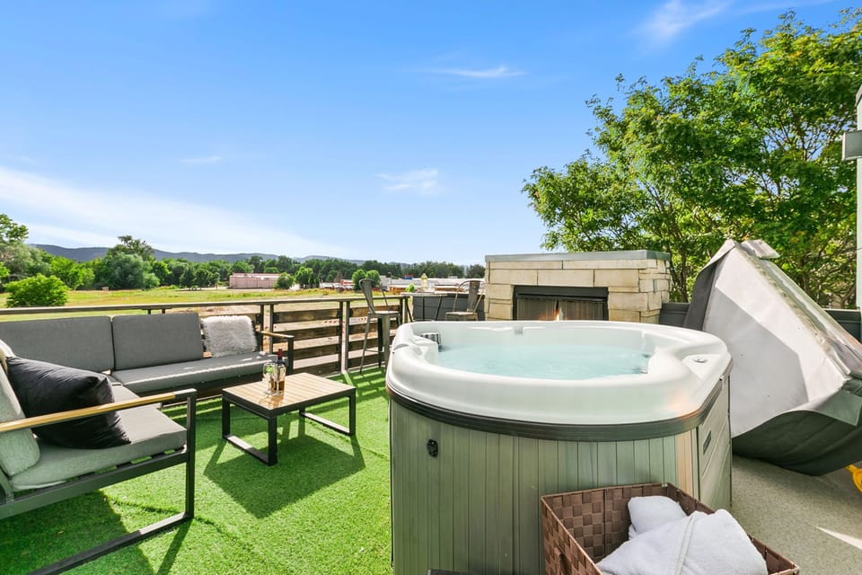 House, Multiple Beds, Hot Tub, Mountain View (750 Jerome St Unit 6) | Terrace/patio
