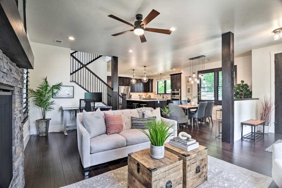 House, Multiple Beds, Patio, Garden View (327 N. Loomis Ave*) | Living area | 40-inch TV with digital channels, fireplace