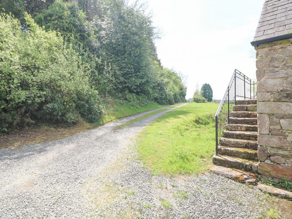 Cottage | Property grounds