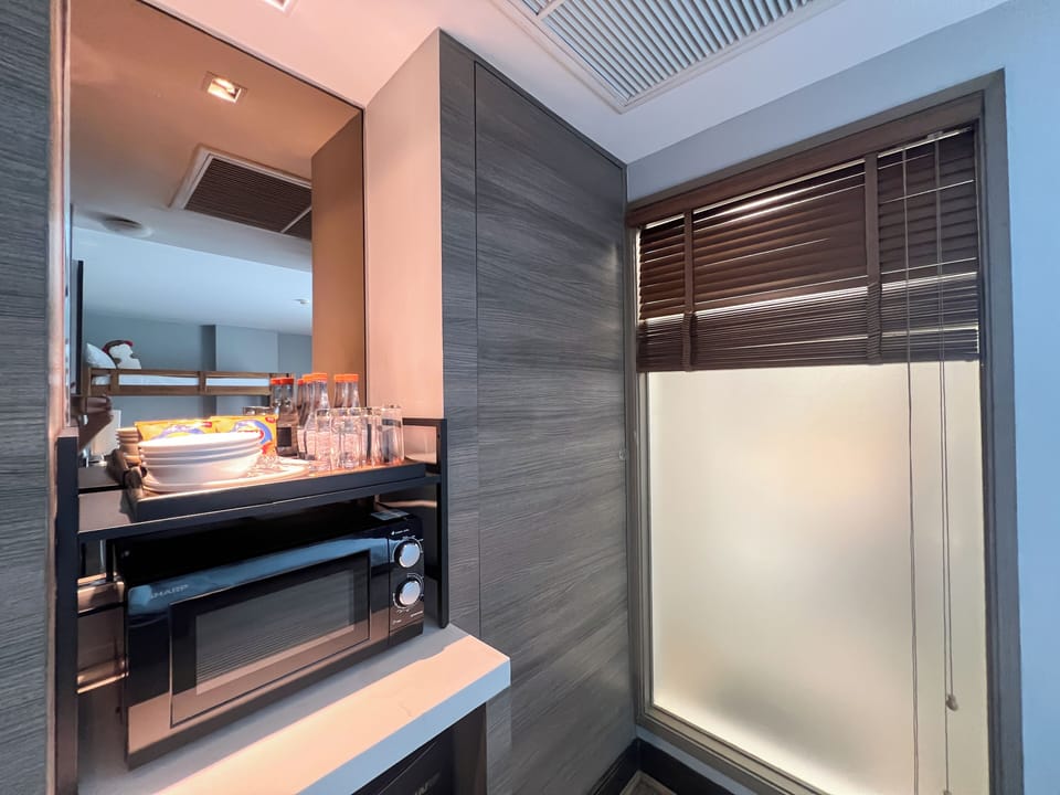 Deluxe with Bunk Bed | In-room safe, desk, laptop workspace, soundproofing