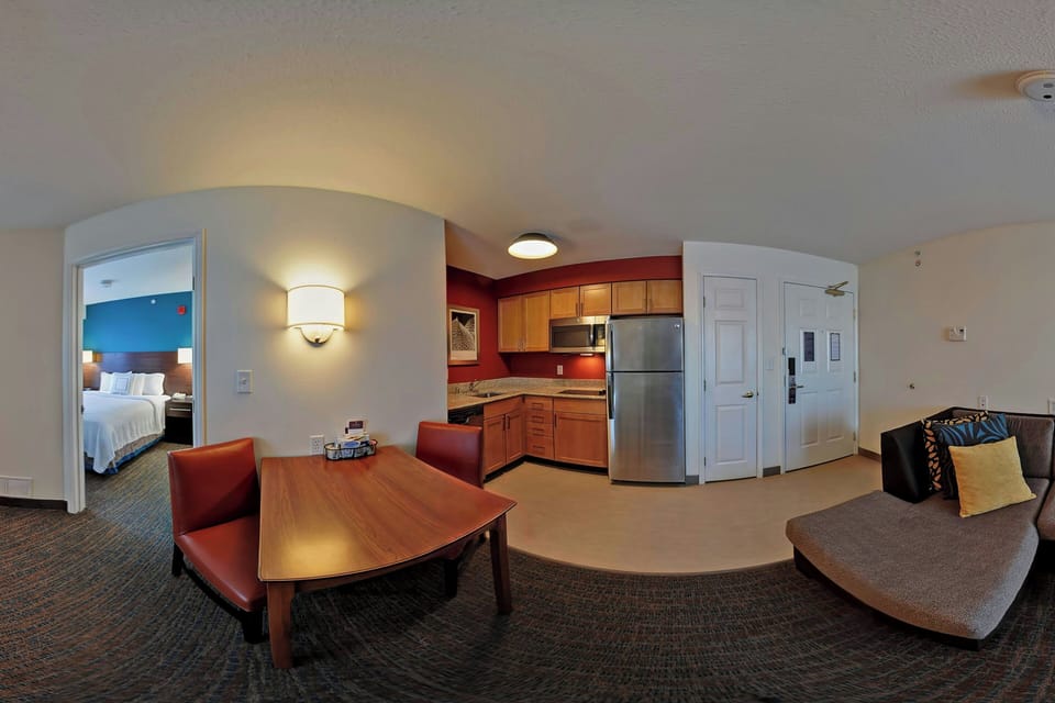Suite, 1 Bedroom | Premium bedding, desk, blackout drapes, iron/ironing board